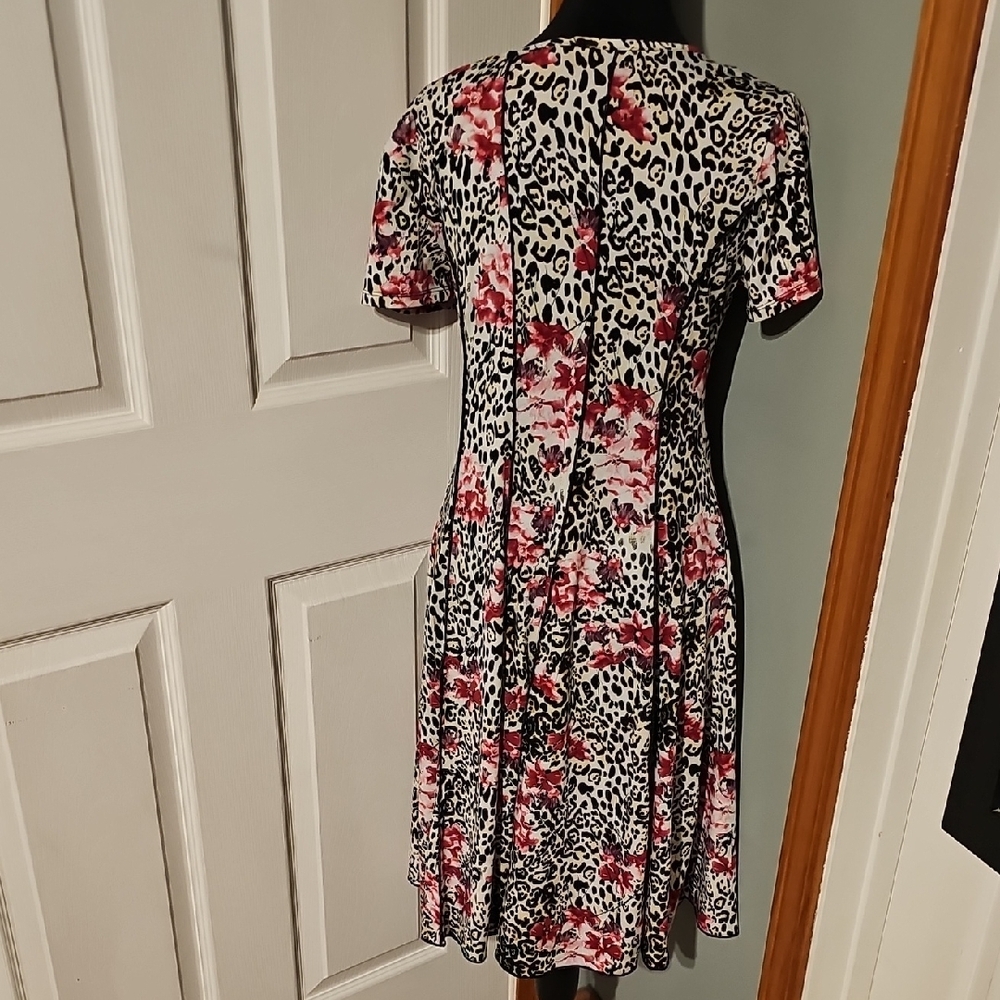 Sami & Jo Red and Black Short Sleeve Midi Dress - Picture 3 of 4